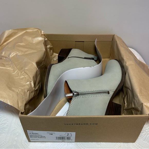 Lucky Brand Basel Bootie Sz 7 EUC - Picture 11 of 12